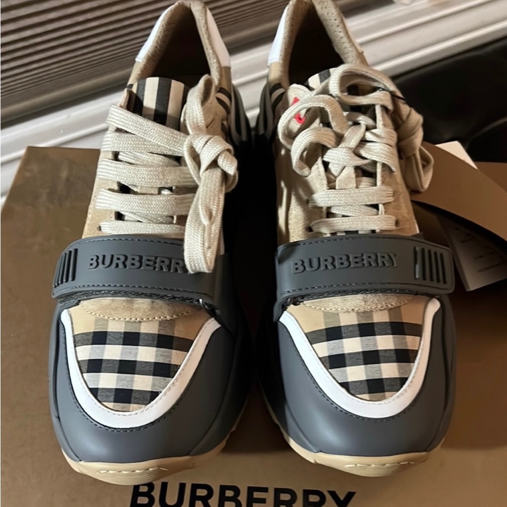 Burberry shoes